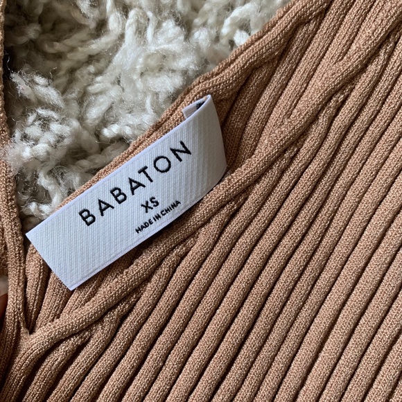 BNWT Babaton Manor Sweater Tank - XS - Picture 4 of 5